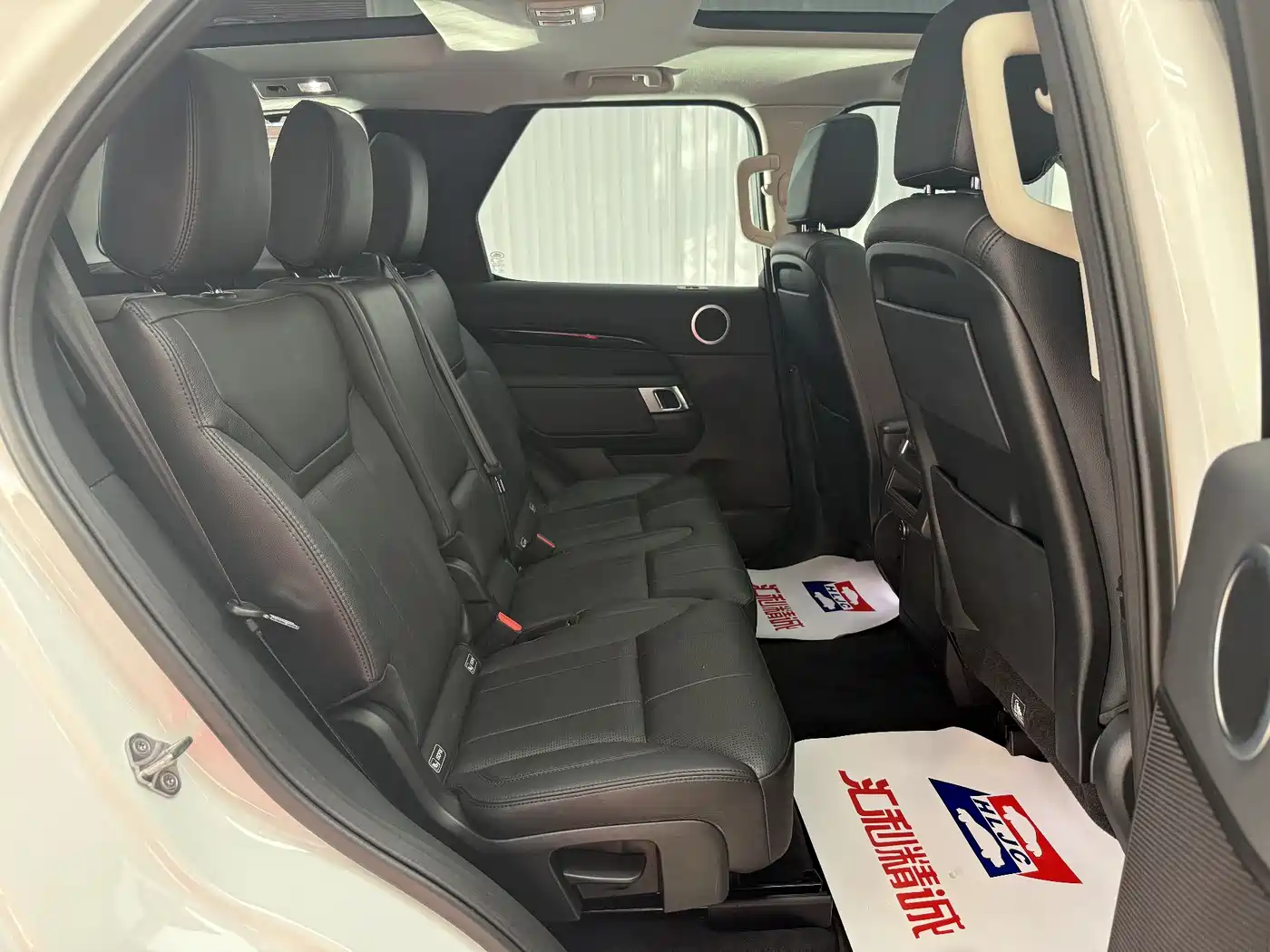 Land Rover Discovery 2017 3.0 SC V6 SE фото 21