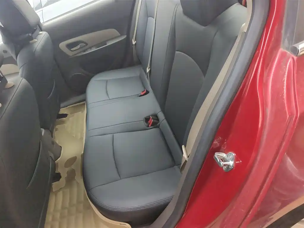 Chevrolet Cruze 2015 1.5L Classic SE AT фото 17