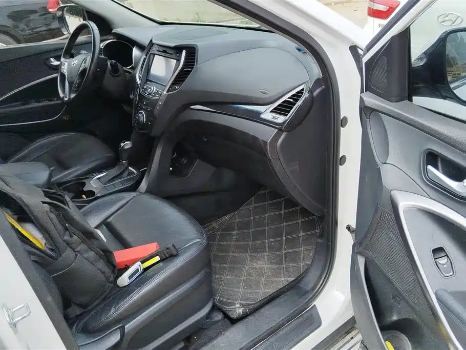 Hyundai Santa Fe 2015 2.0T Automatic 2WD Smart 5-Seater фото 8