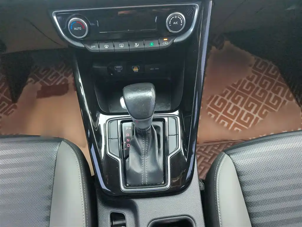 Kia Sportage 2019 2.0L Automatic Smart Luxury Edition фото 9