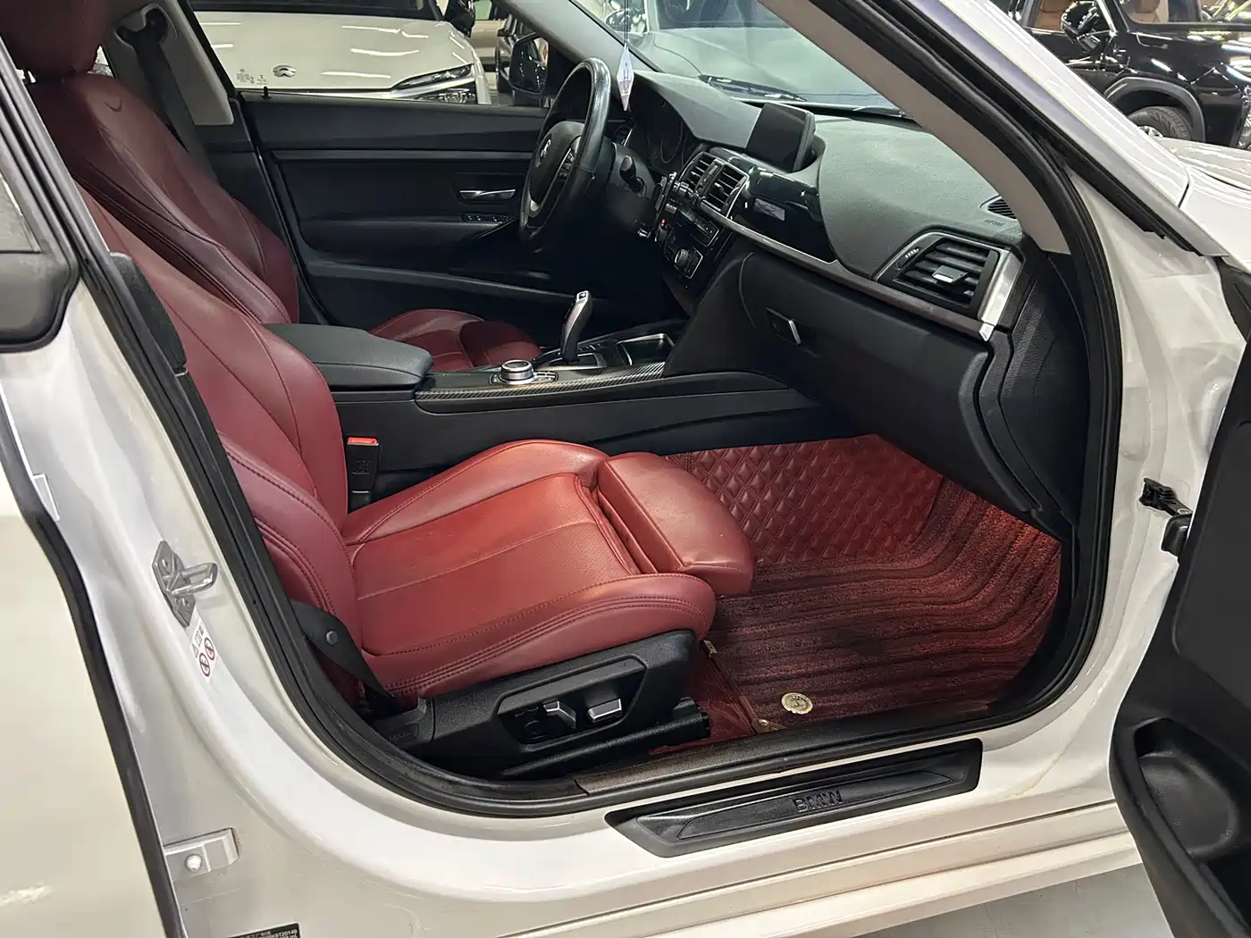 BMW 3 Series GT 2018 320i Fashion фото 8