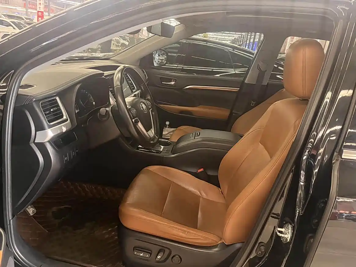 Toyota Highlander 2021 2.0T AWD Knight 7-Seater фото 7
