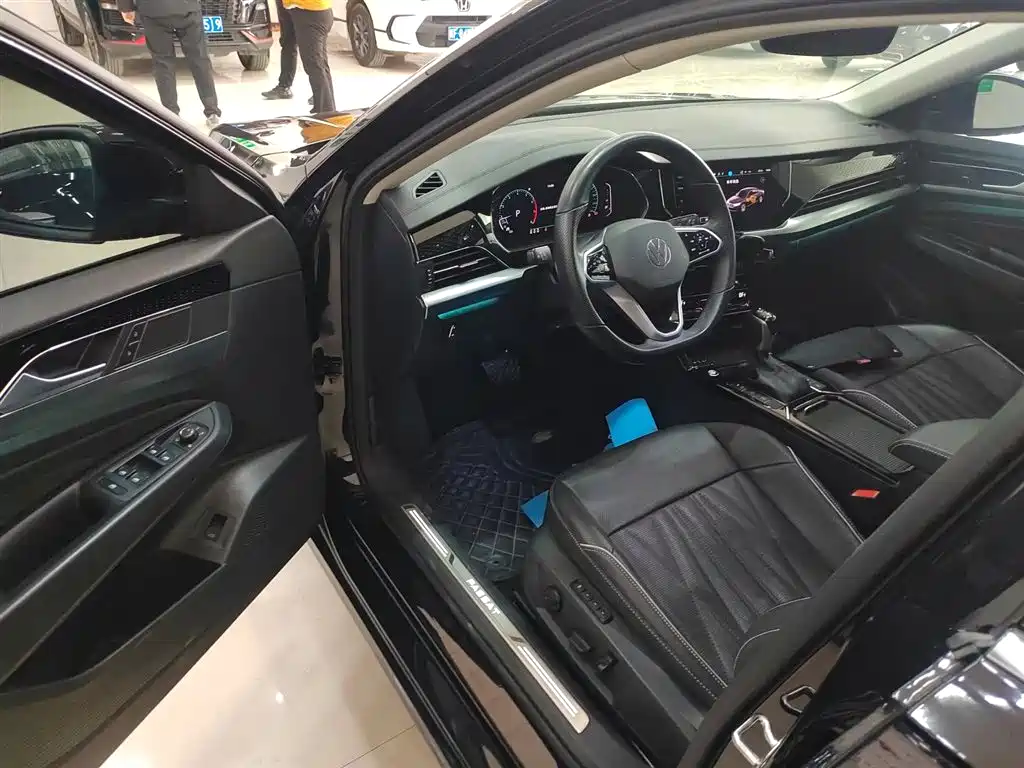 Volkswagen Passat 2023 Facelift 330TSI Luxury Edition фото 16