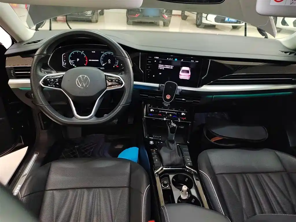 Volkswagen Passat 2023 Facelift 330TSI Luxury Edition фото 10