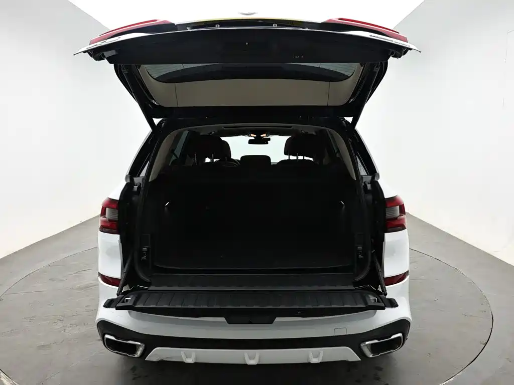 Photo 8 - BMW X5