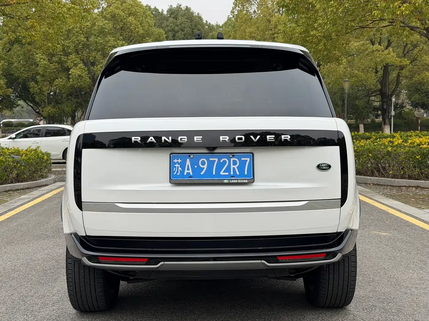 Land Rover Range Rover 2023 3.0 L6 400PS Genesis Extended Version фото 25