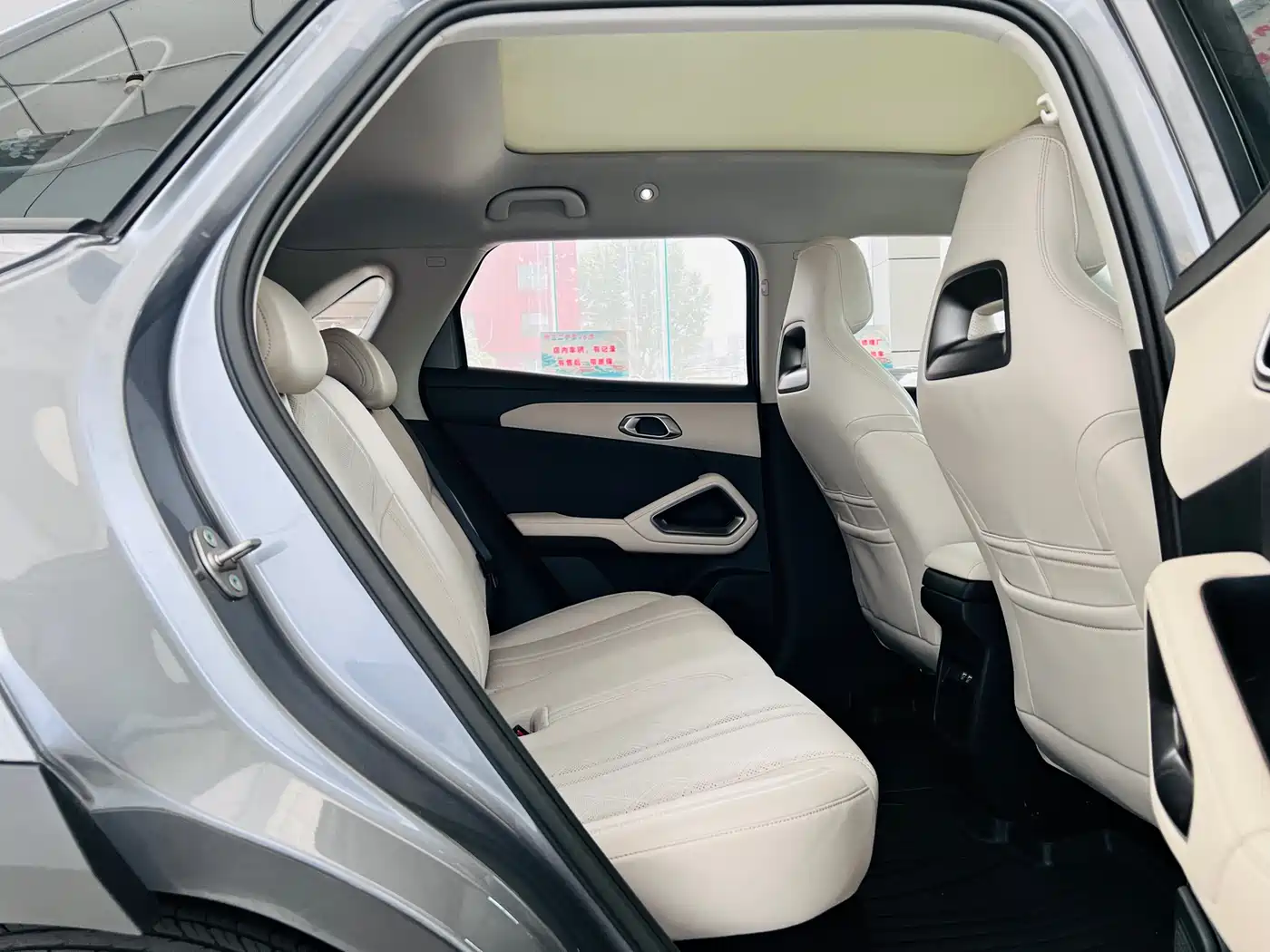 BYD Yuan UP 2024 401KM Surpass Edition фото 19