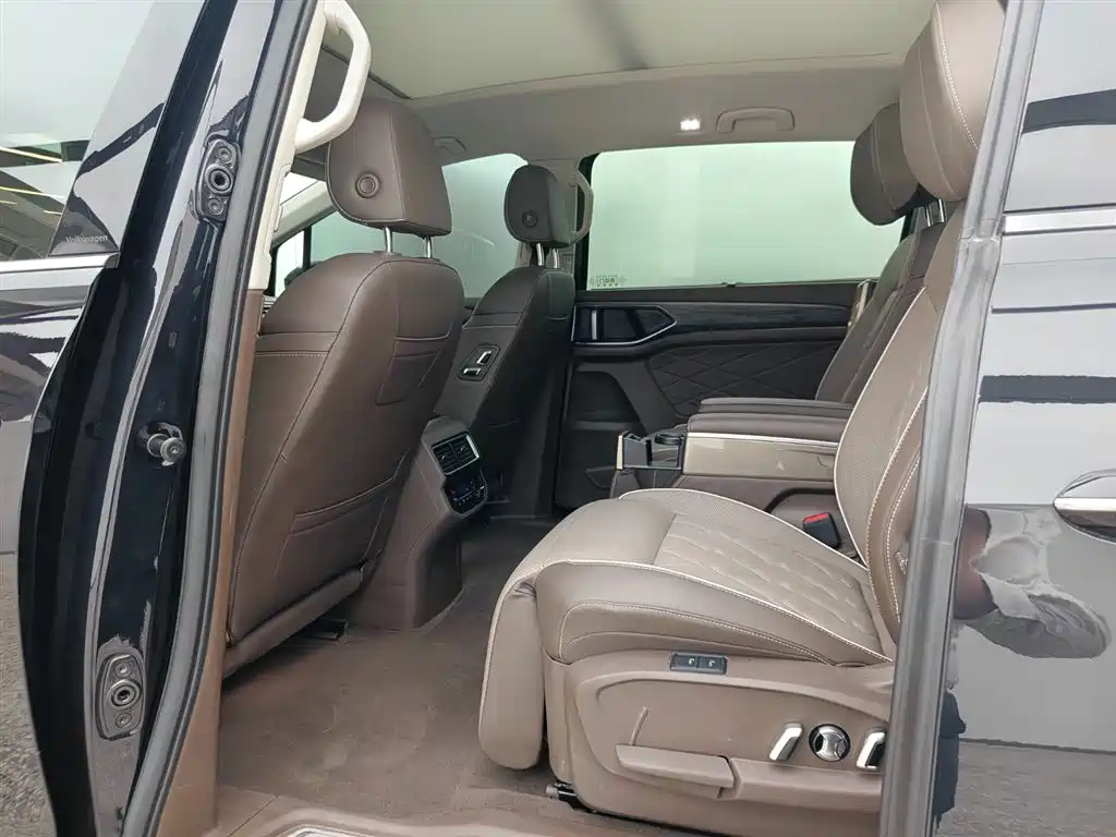 Volkswagen Viloran 2024 380TSI Executive Edition фото 9