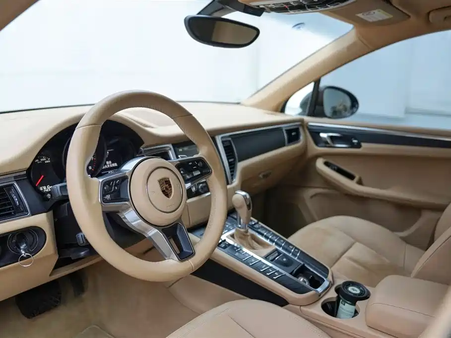 Porsche Macan 2016 Macan 2.0T фото 6
