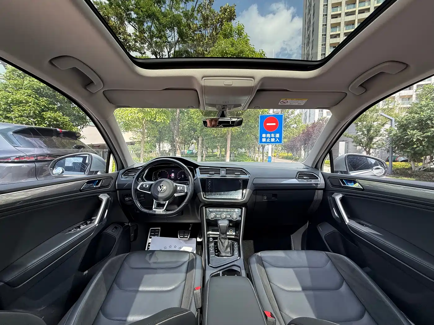 Volkswagen Tiguan L 2021 330TSI Automatic 2WD R-Line Premium фото 5