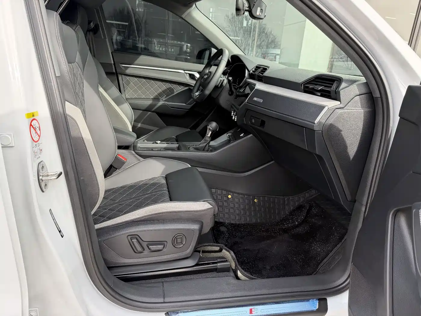 Audi Q3 2024 35 TFSI Fashion Sport фото 14
