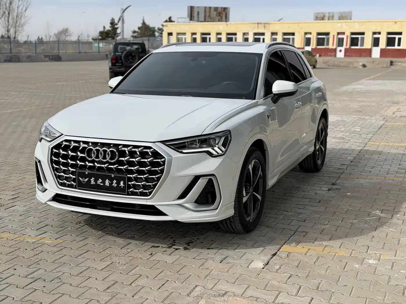 Audi Q3 2024 35 TFSI Fashion Sport фото 2
