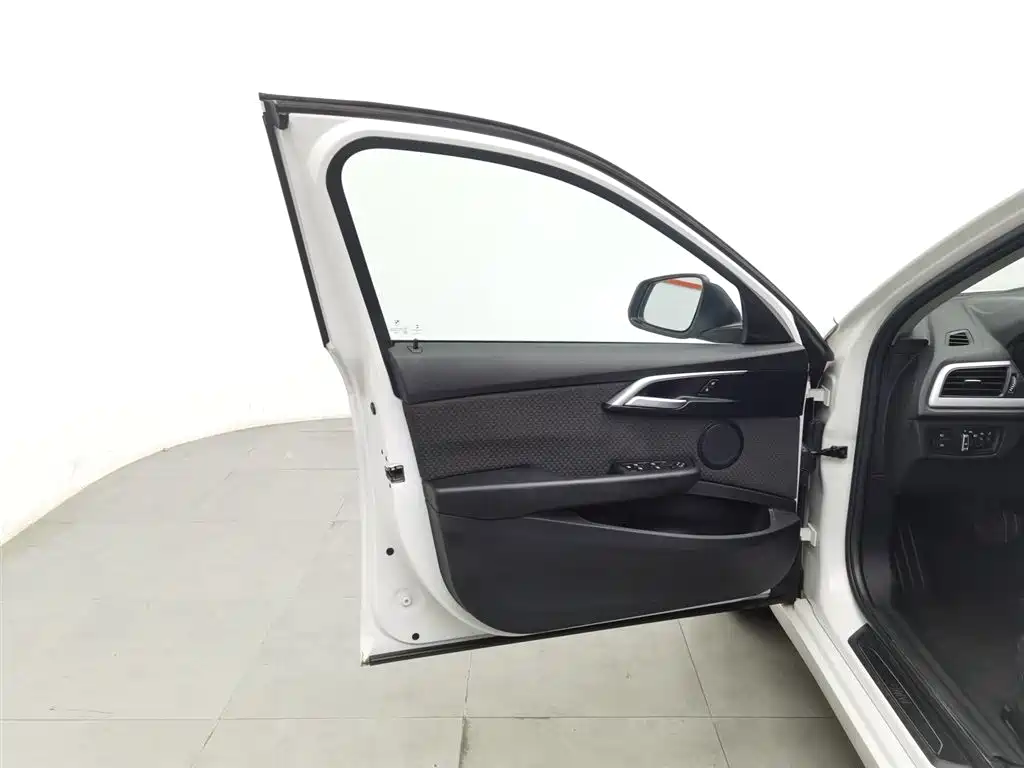BMW 1 Series 2017 118i Fashion фото 8