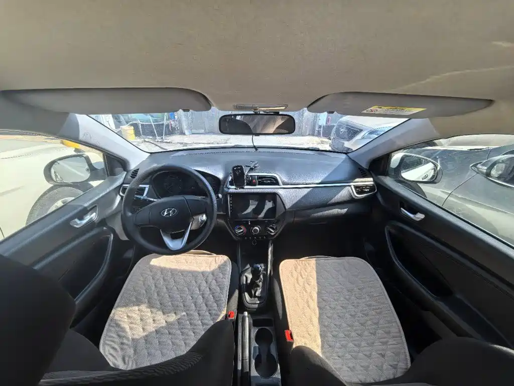 Фото 7 - Hyundai Verna