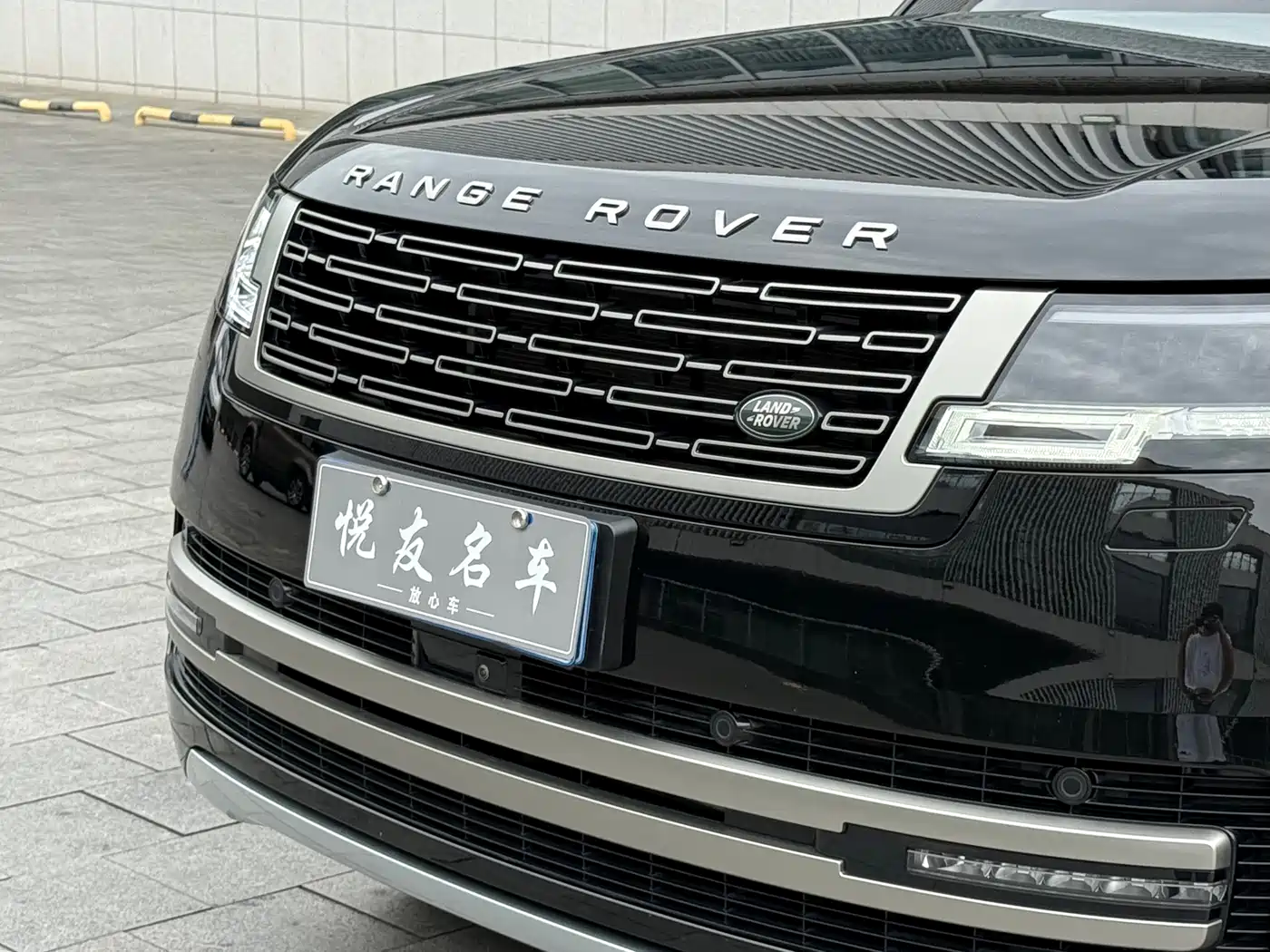 Land Rover Range Rover 2023 3.0 L6 400PS Golden Age 7-Seater Long Wheelbase фото 9