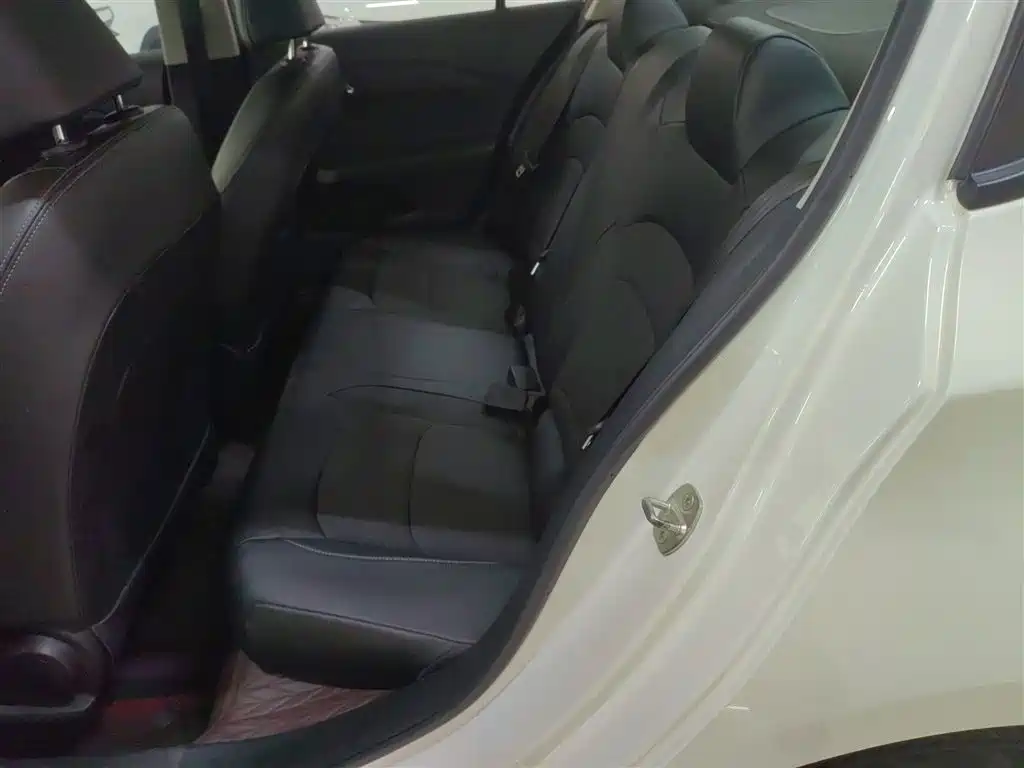 Chevrolet Cavalier 2019 320 Automatic Joy Edition фото 13