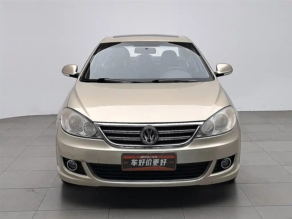Volkswagen Lavida 2011 1.6L Manual Elegance Edition фото 3