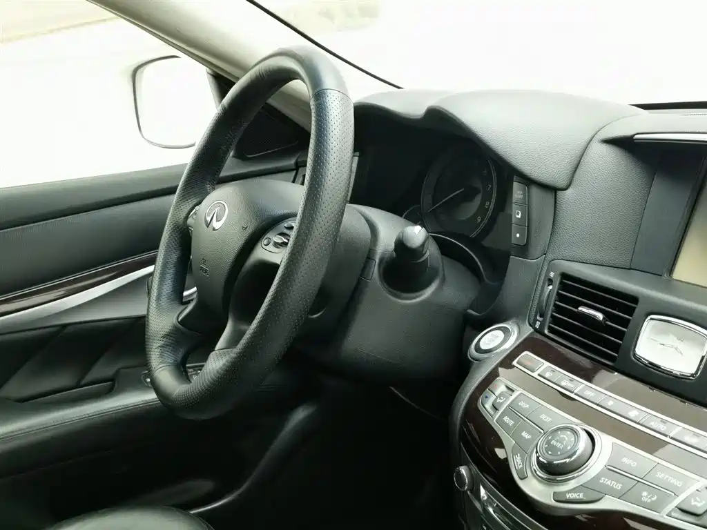 Infiniti Q70 2013 Q70L 2.5L Premium фото 22