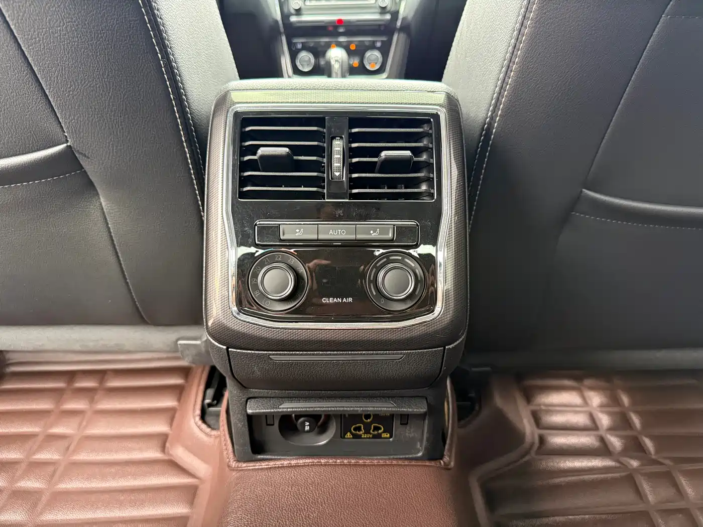 Volkswagen Passat 2017 330TSI DSG Luxury фото 15
