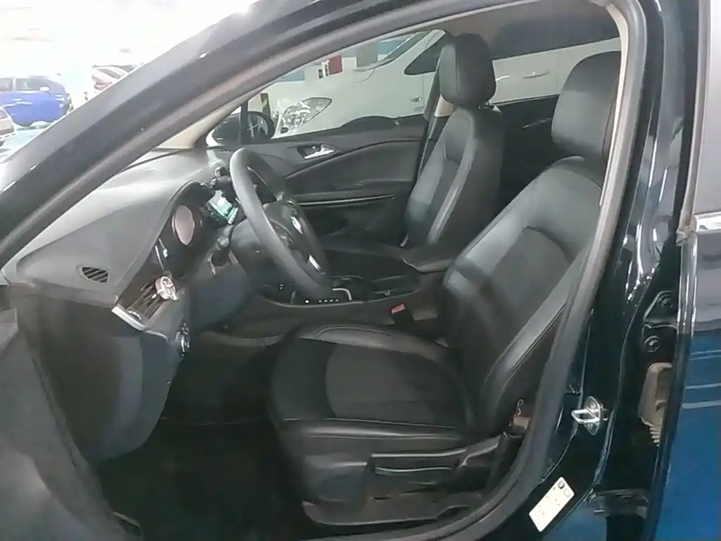 Buick Verano 2019 Sedan 20T Dual Clutch Leading фото 15