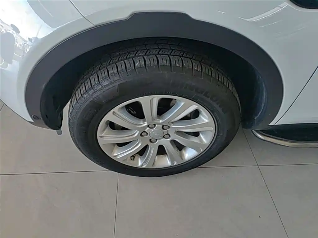 Land Rover Discovery Sport 2018 240PS PURE Edition фото 23