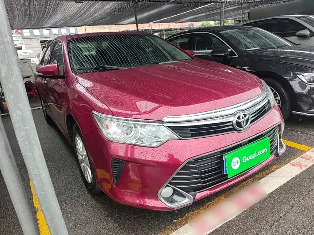 Фото 4 - Toyota Camry
