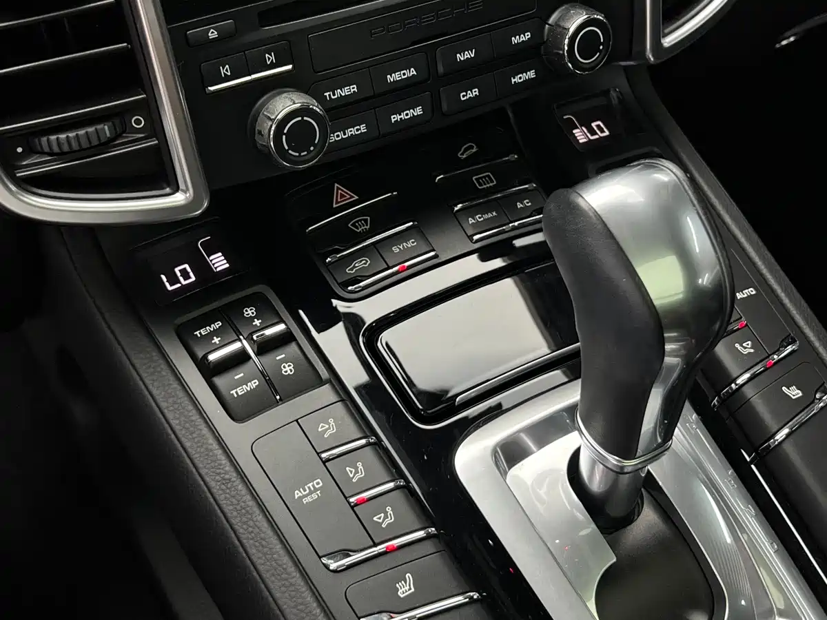 Porsche Cayenne 2018 Cayenne 3.0T фото 30