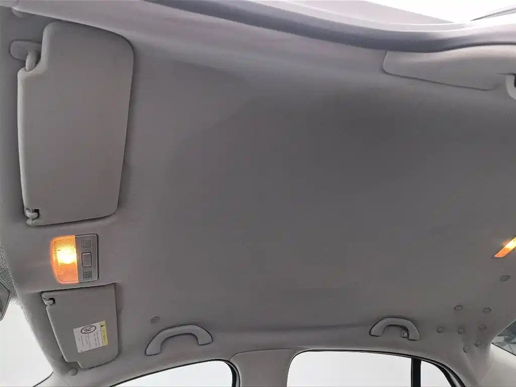 Volkswagen Bora 2014 1.6L Automatic Fashion Edition фото 14