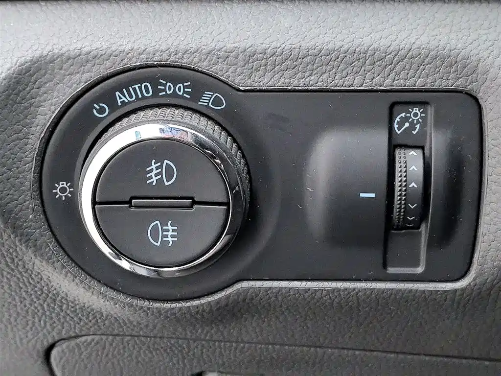 Chevrolet Cruze 2013 Model 1.6L SE AT фото 21