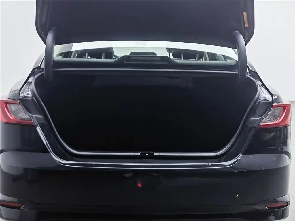 Toyota Camry 2024 2.0E Elite Edition фото 16