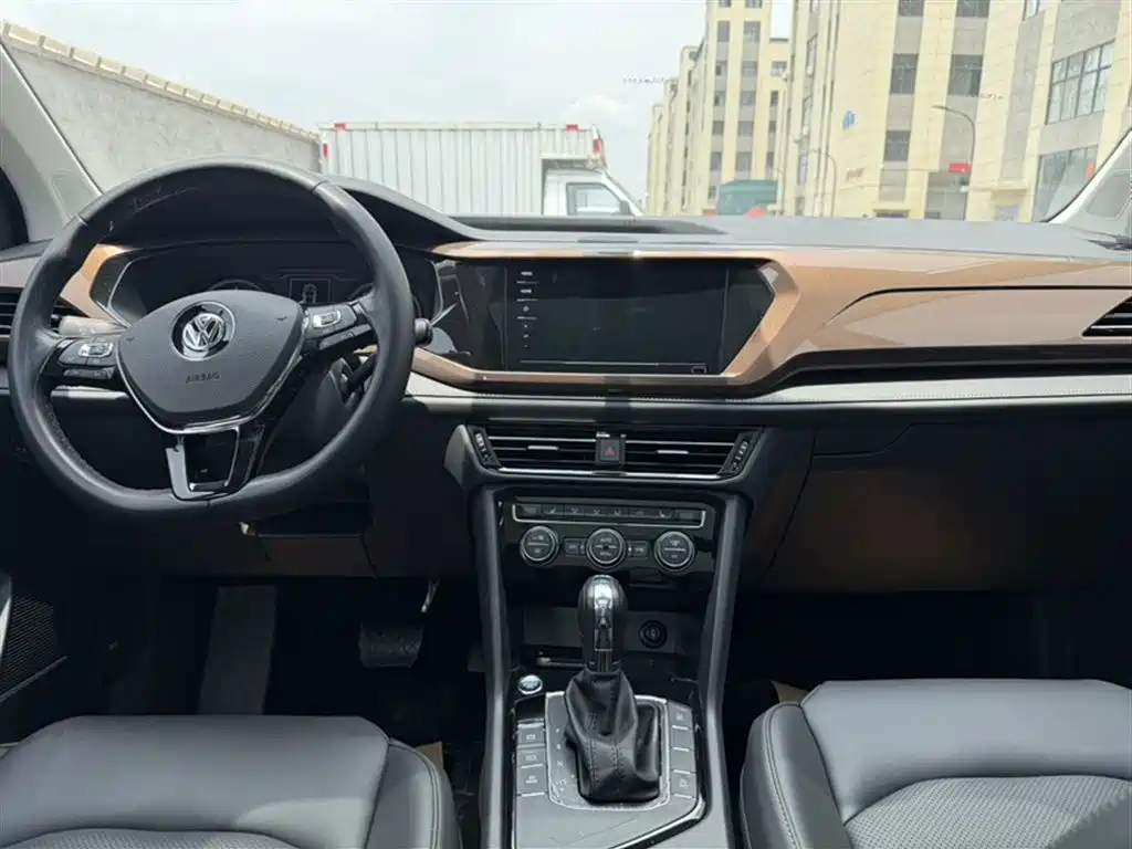 Volkswagen Tharu 2020 Model 280TSI 2WD Luxury Plus China VI фото 12