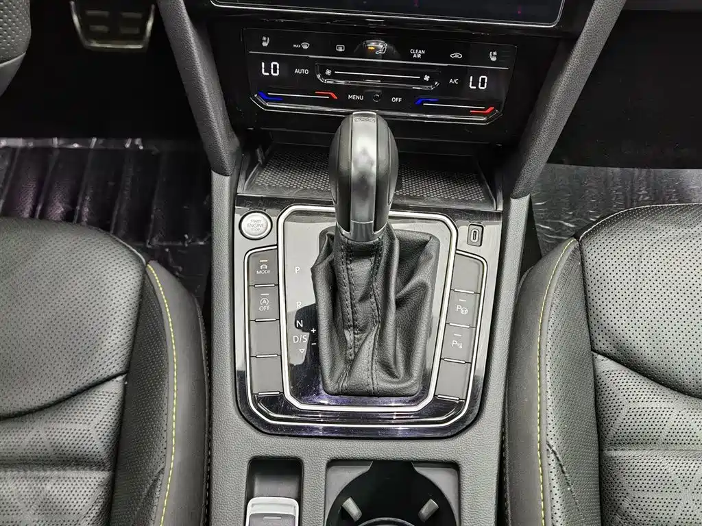 Volkswagen FAW-Volkswagen CC 2021 380TSI Eye-catching Edition фото 13