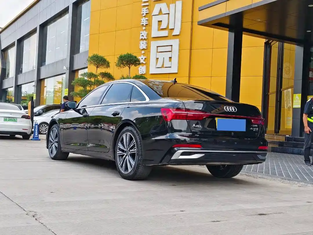 Audi A6L 2023 45 TFSI Premium Selection Dynamic фото 6