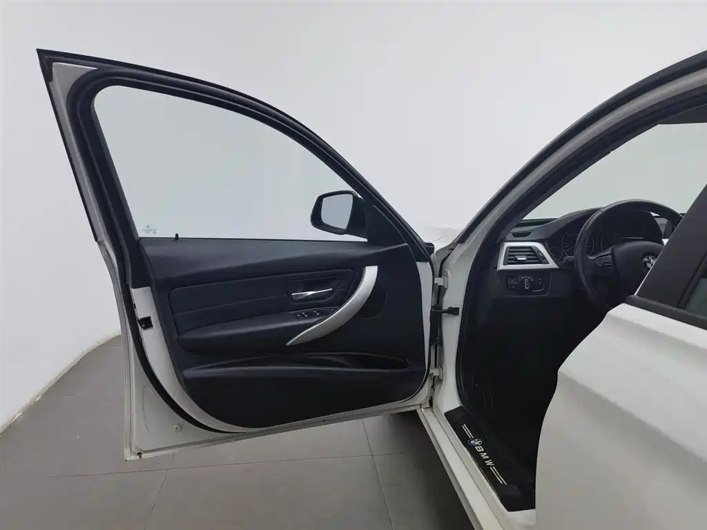 BMW 3 Series 2013 320i Fashion фото 8