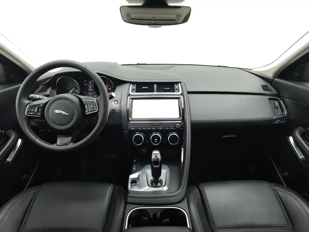 Фото 5 - Jaguar E-PACE