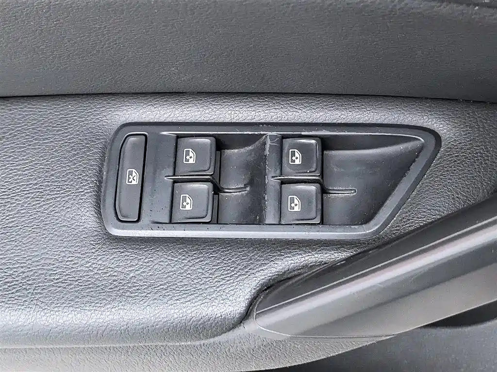 Volkswagen Passat 2017 280TSI DSG Elegance фото 9