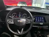 Photo 6 - Cadillac XT4