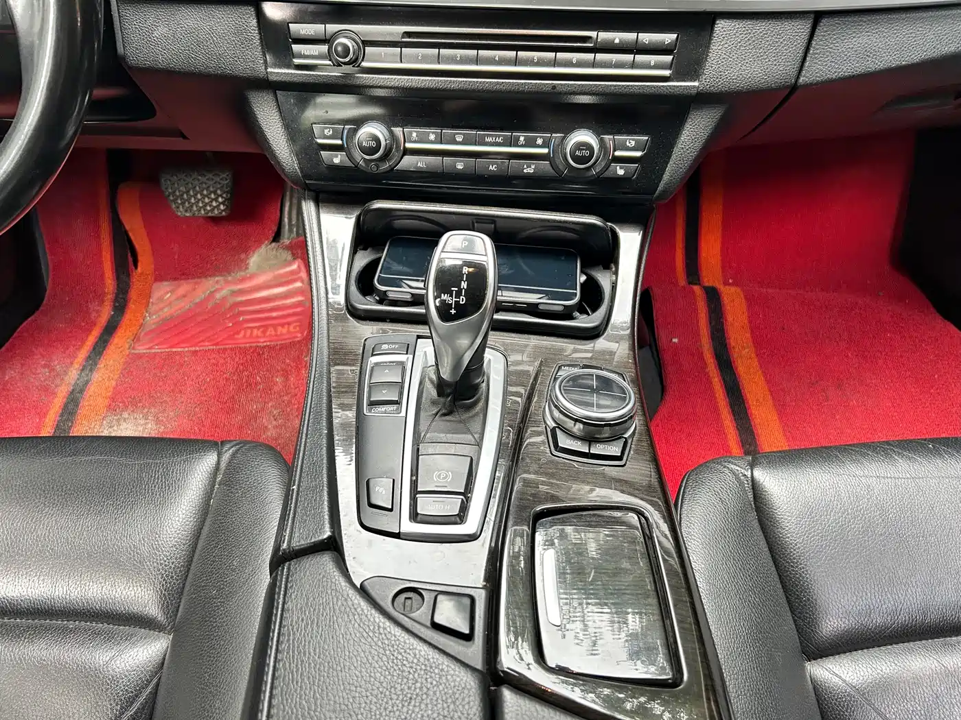 BMW 5 Series 2013 535Li Leadership фото 10