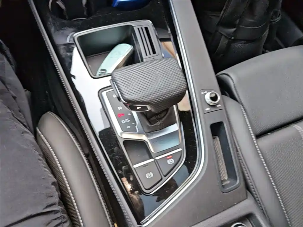 Audi A4L 2024 40 TFSI Luxury Dynamic фото 14