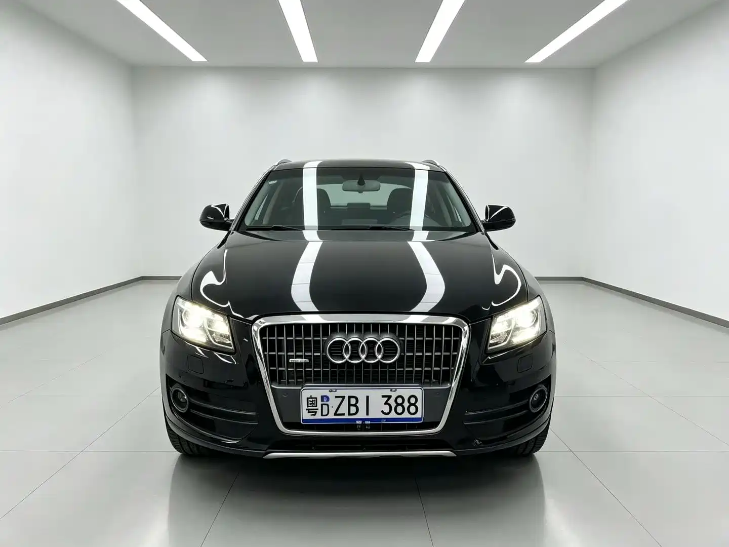 Photo 2 - Audi Q5