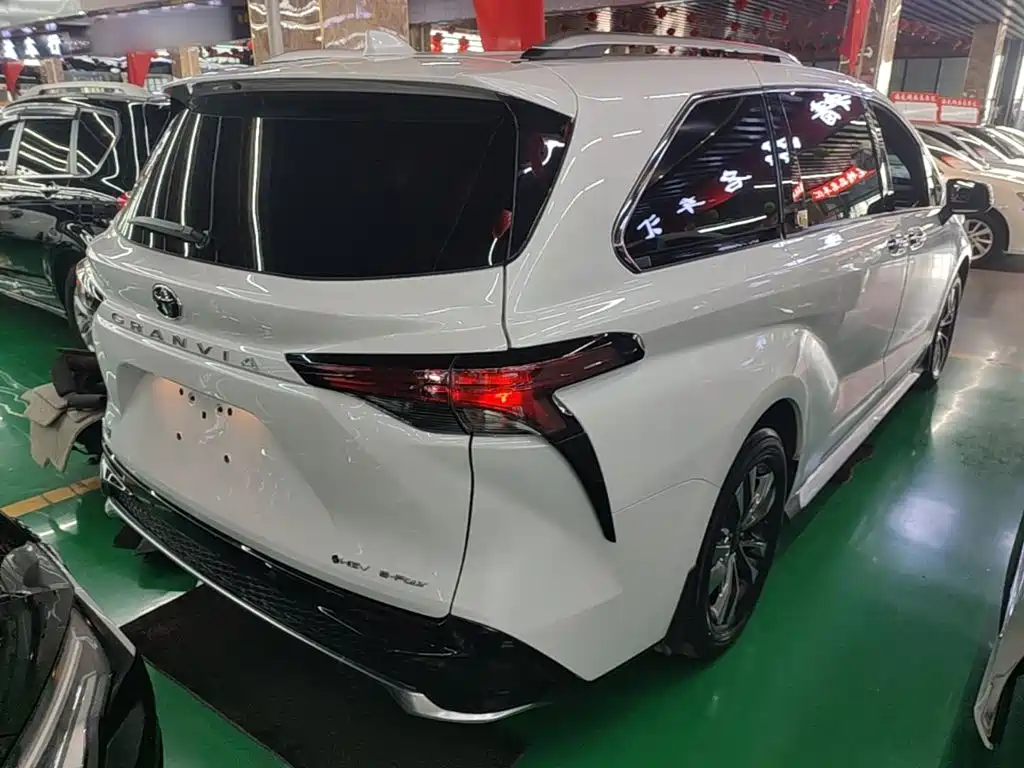 Toyota Granvia 2024 2024 2.5L Hybrid Premium PLUS 4WD Edition
