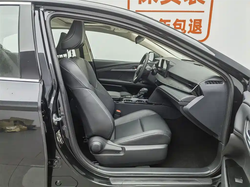 Toyota Camry 2024 2.0E Elite Edition фото 23