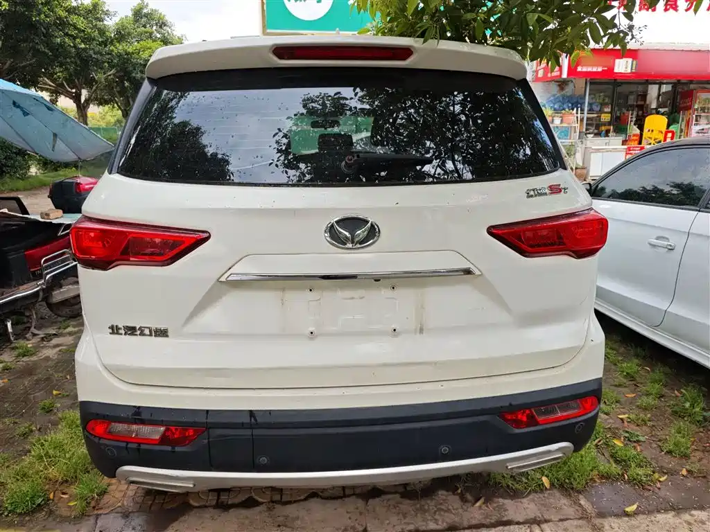 BAIC Huansu S7 2018 2018 1.5T Auto Premium Model