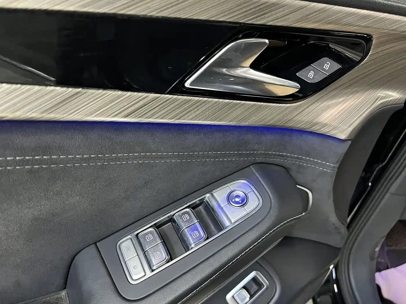 Hongqi H9 2020 3.0T Smart Connection Qi Chang Edition фото 18