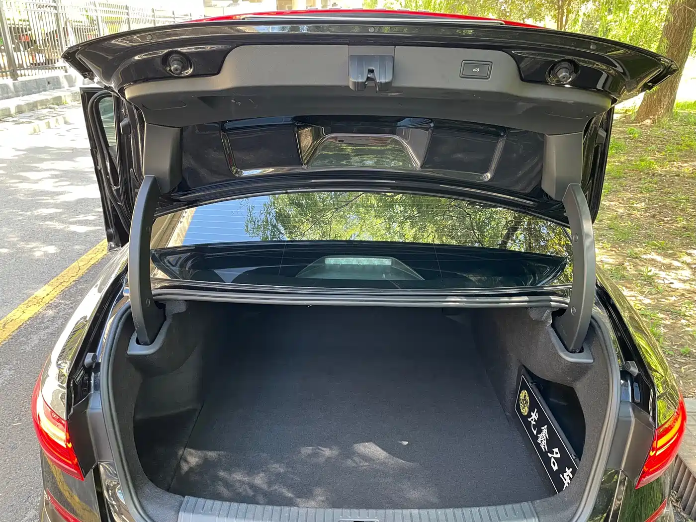 Volkswagen Passat 2023 Facelift 330TSI Luxury Edition фото 15