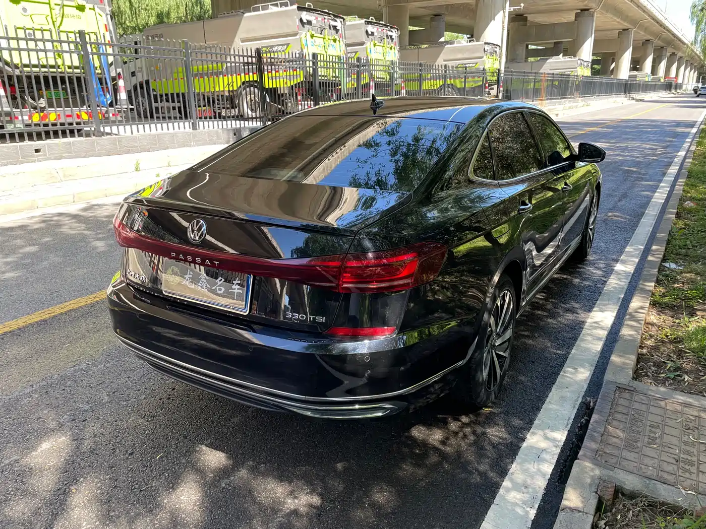Volkswagen Passat 2023 Facelift 330TSI Luxury Edition фото 7