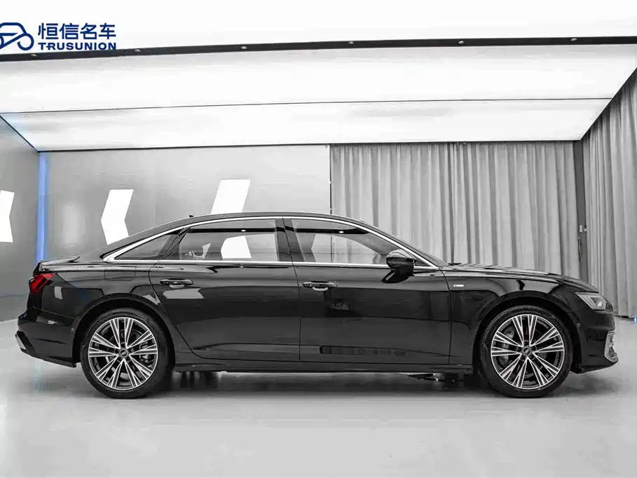 Фото 4 - Audi A6L