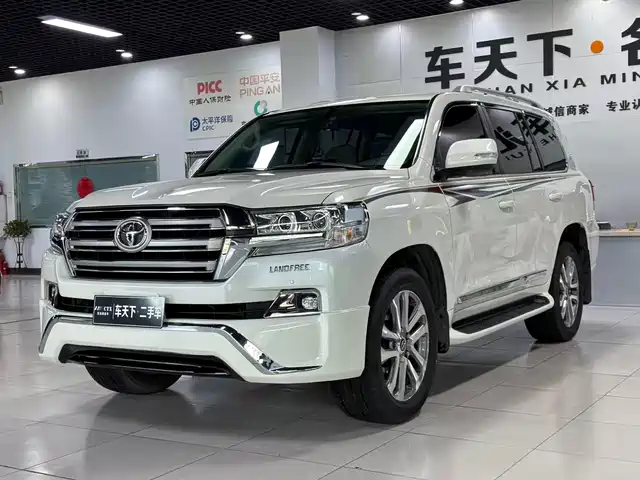  Toyota Land Cruiser (Import)