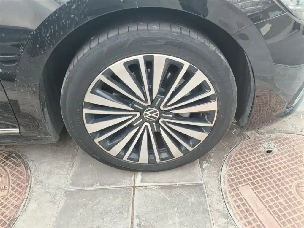 Volkswagen Passat 2021 Model 330TSI Luxury Edition фото 24