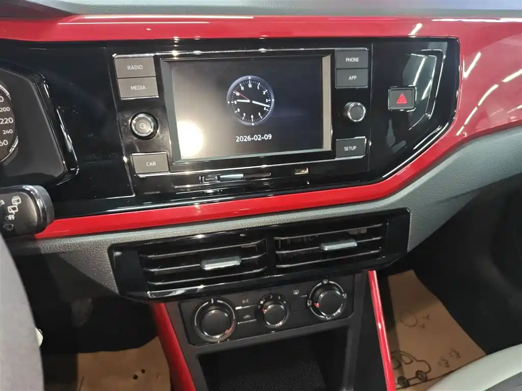 Volkswagen Polo 2019 Plus 1.5L Automatic Colorful Tech Edition фото 13